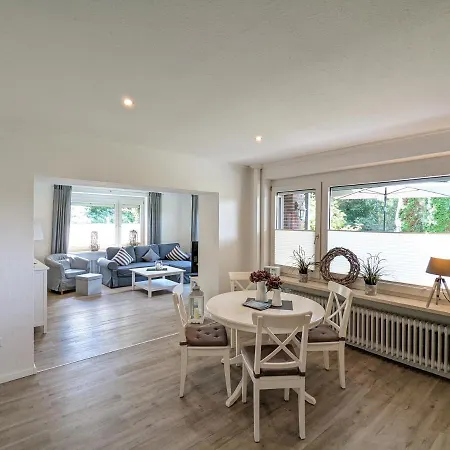 Inselhaus Apartment *